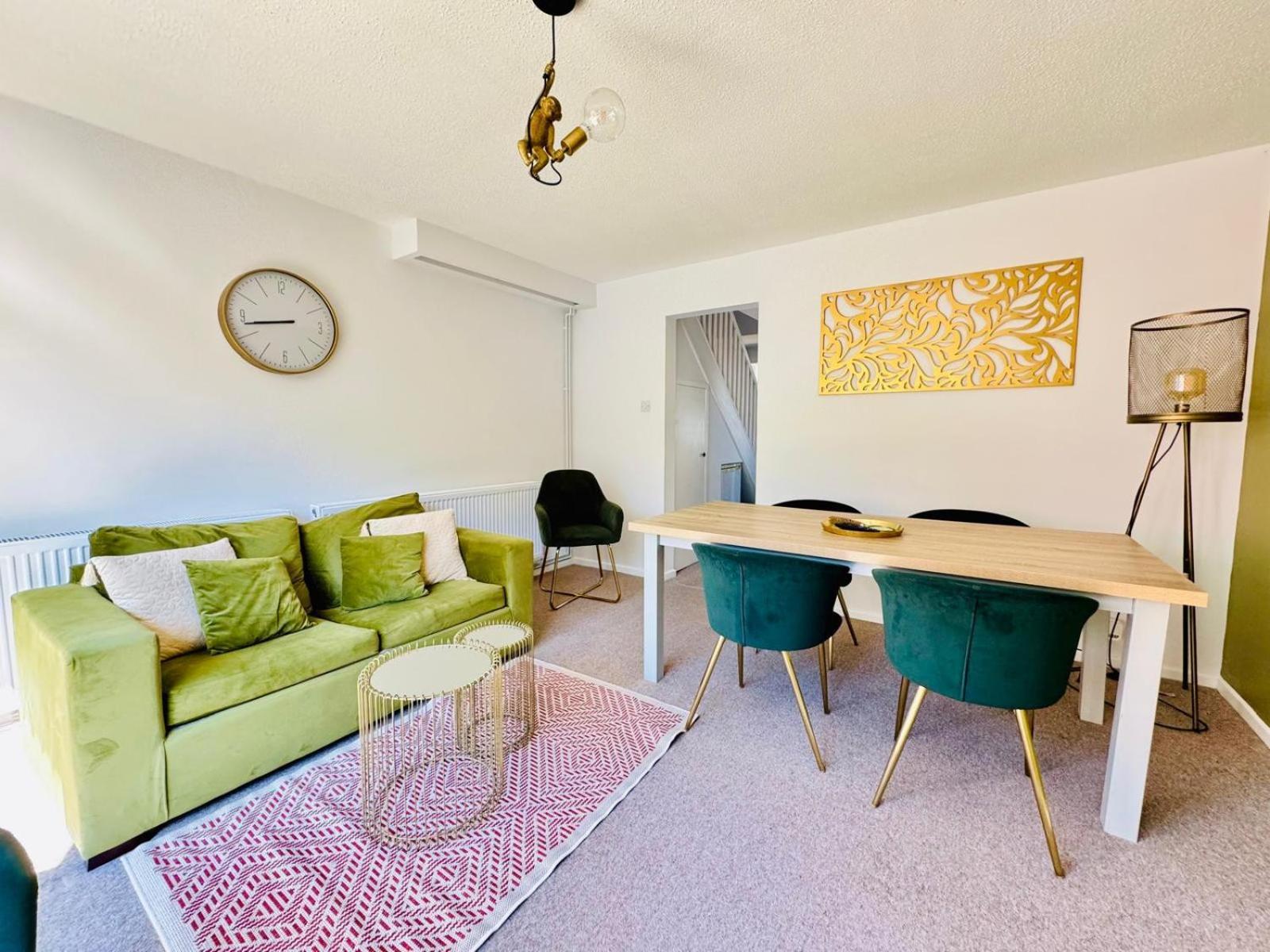 2 Bed House, Sleeps 6, Dog Friendly, Close To A14 M11, With Garden & Parking Long Stay Work Contractor Leisure, Jade Cambridge  Ngoại thất bức ảnh