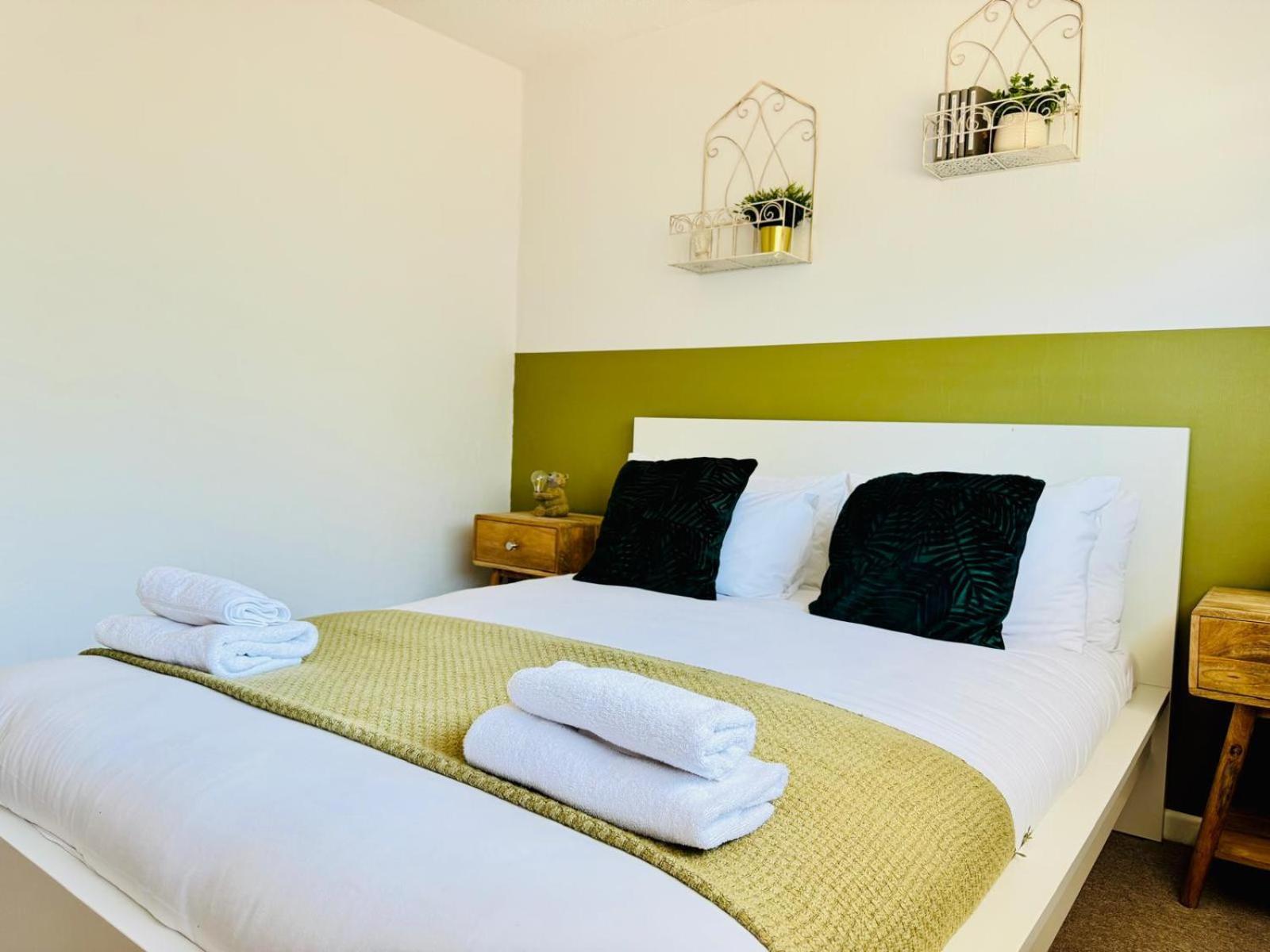 2 Bed House, Sleeps 6, Dog Friendly, Close To A14 M11, With Garden & Parking Long Stay Work Contractor Leisure, Jade Cambridge  Ngoại thất bức ảnh