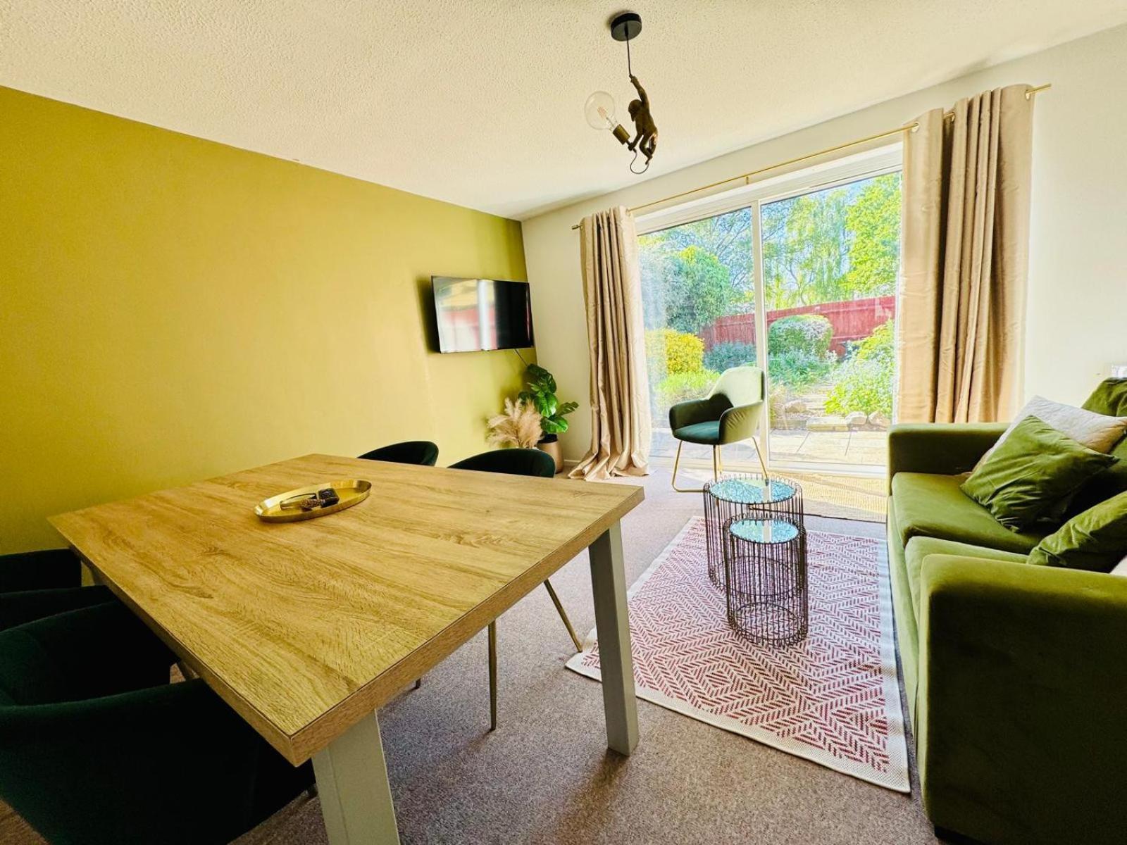 2 Bed House, Sleeps 6, Dog Friendly, Close To A14 M11, With Garden & Parking Long Stay Work Contractor Leisure, Jade Cambridge  Ngoại thất bức ảnh
