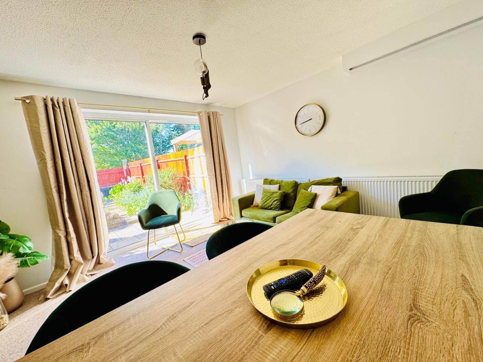 2 Bed House, Sleeps 6, Dog Friendly, Close To A14 M11, With Garden & Parking Long Stay Work Contractor Leisure, Jade Cambridge  Ngoại thất bức ảnh