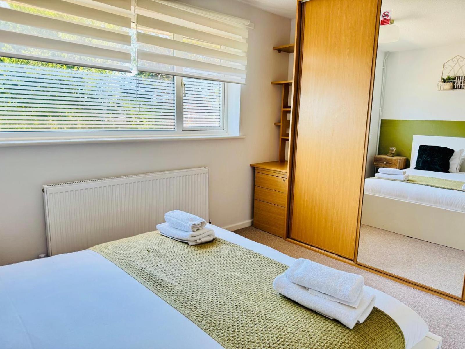 2 Bed House, Sleeps 6, Dog Friendly, Close To A14 M11, With Garden & Parking Long Stay Work Contractor Leisure, Jade Cambridge  Ngoại thất bức ảnh