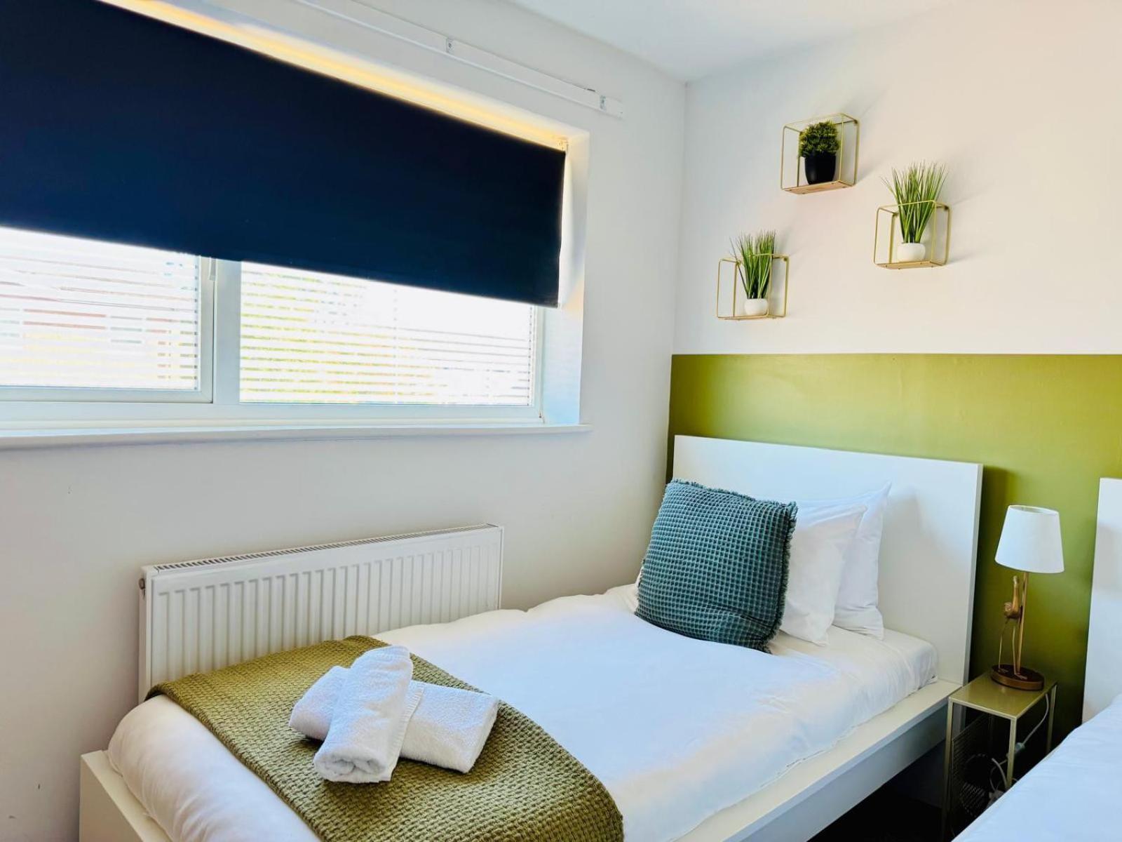 2 Bed House, Sleeps 6, Dog Friendly, Close To A14 M11, With Garden & Parking Long Stay Work Contractor Leisure, Jade Cambridge  Ngoại thất bức ảnh